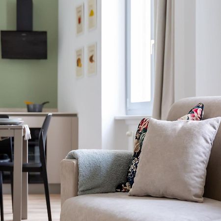 The Best Rent - Spacious And Renovated Two-Bedroom Apartment Downtown Mailand Exterior foto
